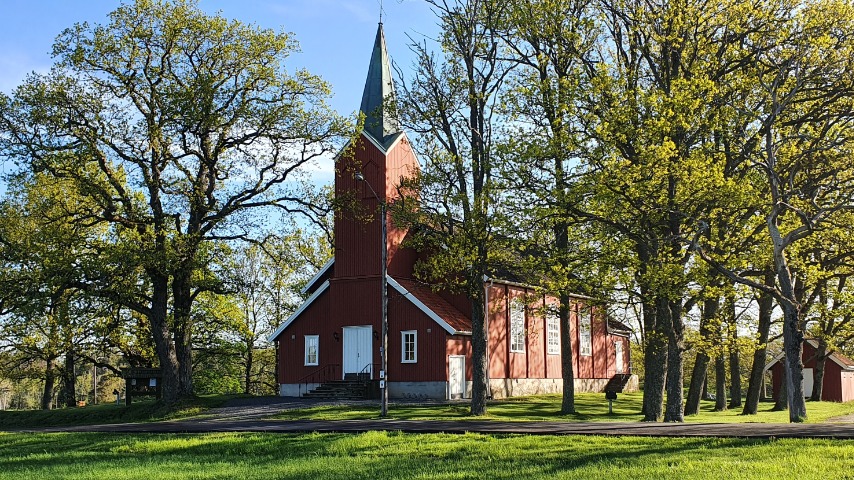 Tomb kirke vår